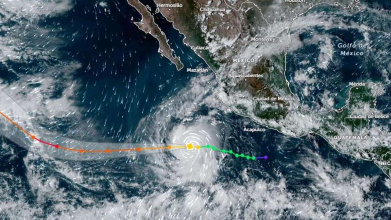 El huracán "Kristy" se ha intensificado, pero las autoridades aseguran que no representa un peligro inminente para el territorio mexicano.