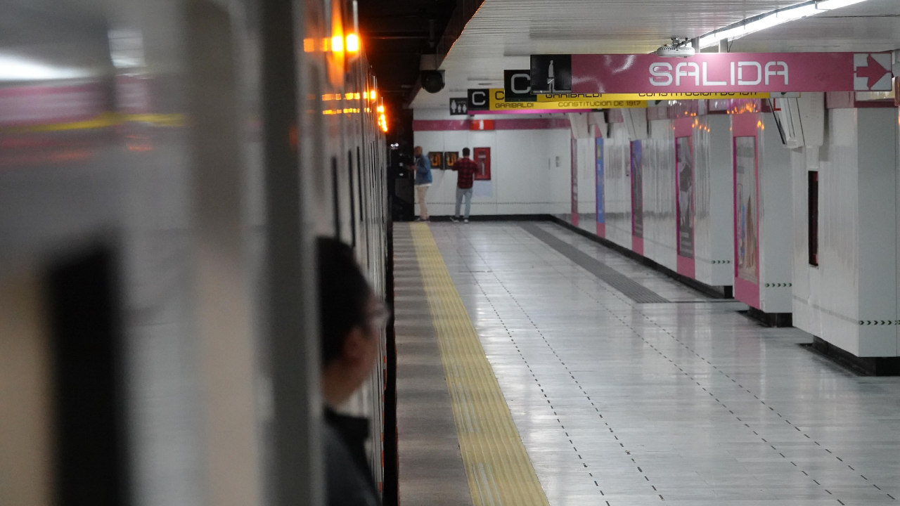 El motivo de la multa no es por dormir como tal, sino por no abandonar el vagón cuando el tren llega a la terminal.