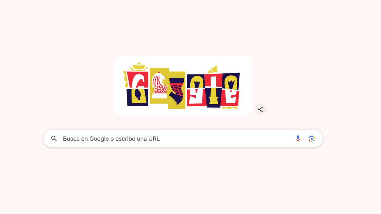 Google sorprendió con un doodle especial dedicado al ajedrez, transformando las letras de su icónico logo en piezas de este fascinante juego