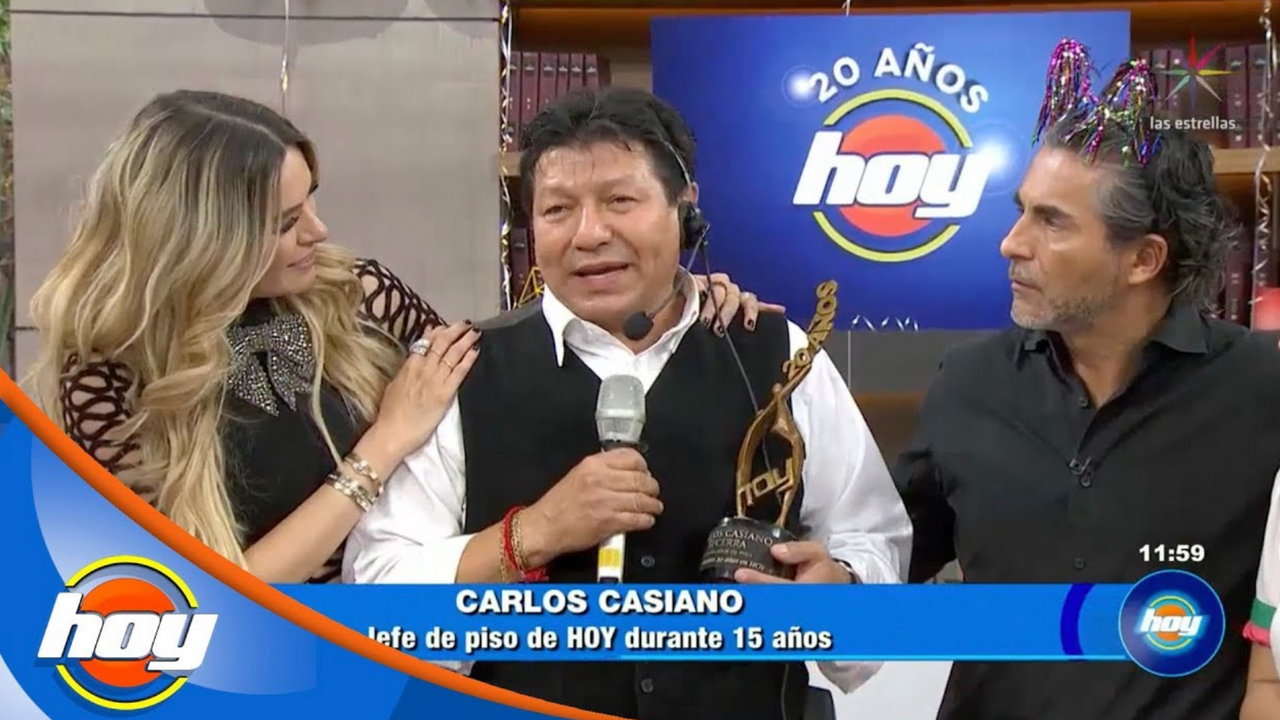 Carlos Casiano comenzó su carrera como camarógrafo en Televisa, pero sus habilidades y carisma lo llevaron a convertirse en Floor Manager.