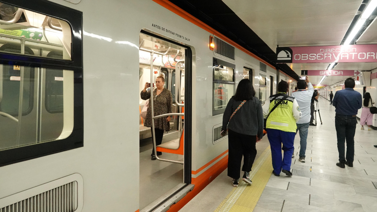 La Línea 1 del Metro, conocida como la Línea Rosa, está en la etapa final de su renovación.