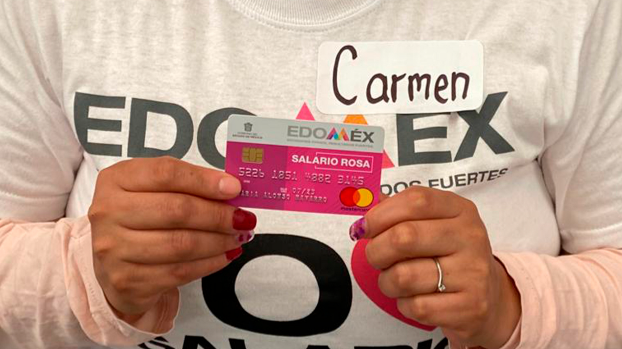 La Tarjeta Rosa ofrece un ingreso anual de 12 mil pesos y acceso a capacitaciones en desarrollo personal y administración de negocios.