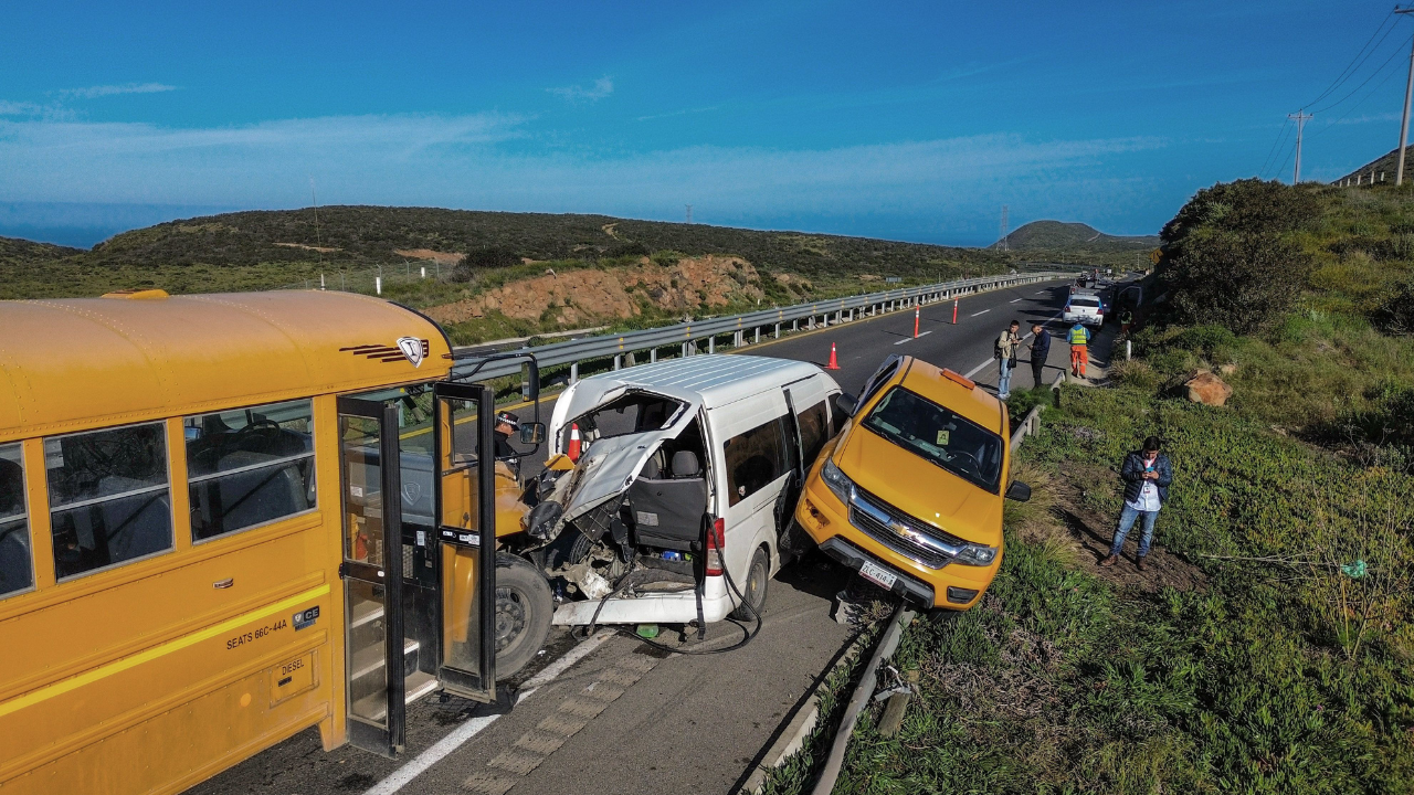 Monitoreamos en tiempo real la situación de Caminos y Puentes Federales (CAPUFE) para que siempre estés al tanto de lo que sucede en las vialidades.