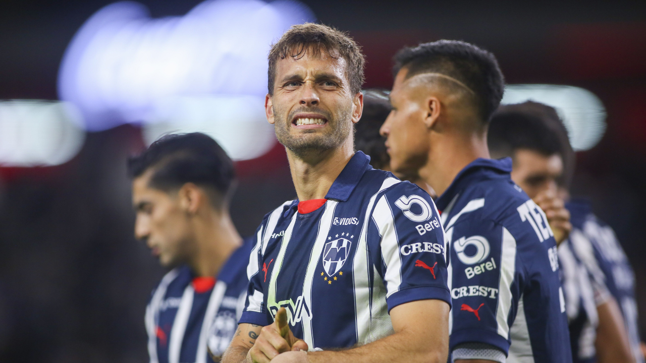 El Atlético de San Luis se impuso 2-1 a los Rayados de Monterrey en el partido de ida de las semifinales.