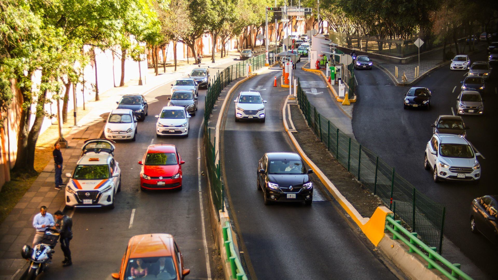 Este martes 14 de enero de 2025, el programa Hoy No Circula aplicará restricciones para los vehículos con engomado rosa.