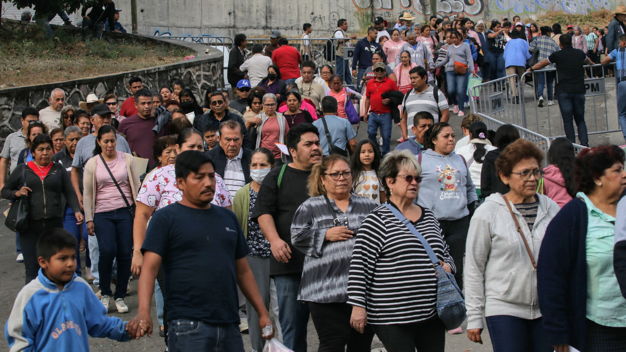 El apoyo de $8,480 pesos mensuales es parte de los esfuerzos de Bienestar para garantizar la inclusión social y mejorar la calidad de vida de la población vulnerable.