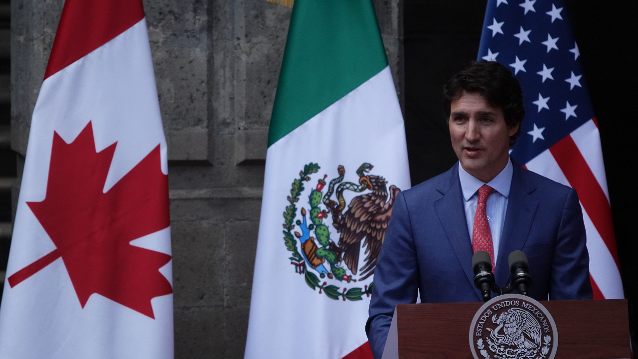 Justin Trudeau, hijo del ex primer ministro Pierre Trudeau, llegó al poder en 2015 como un líder carismático que prometía un cambio progresista.